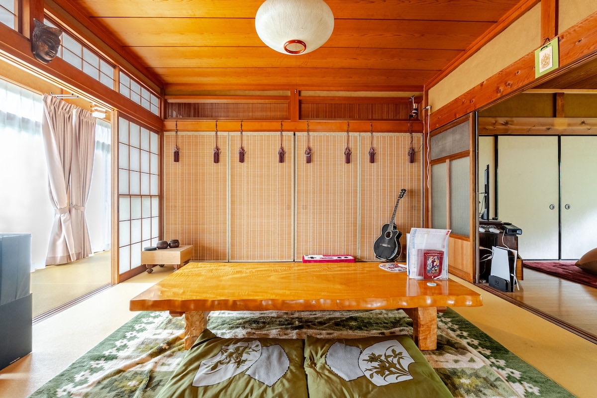 Tatami room with kotatsu
